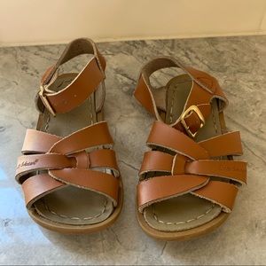 Salt Water Sandals by Hoy Size 8T